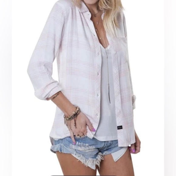 Rails Hunter Button Up Shirt
White, Blush & Sand
Size small
Perfect condition - Picture 3 of 15